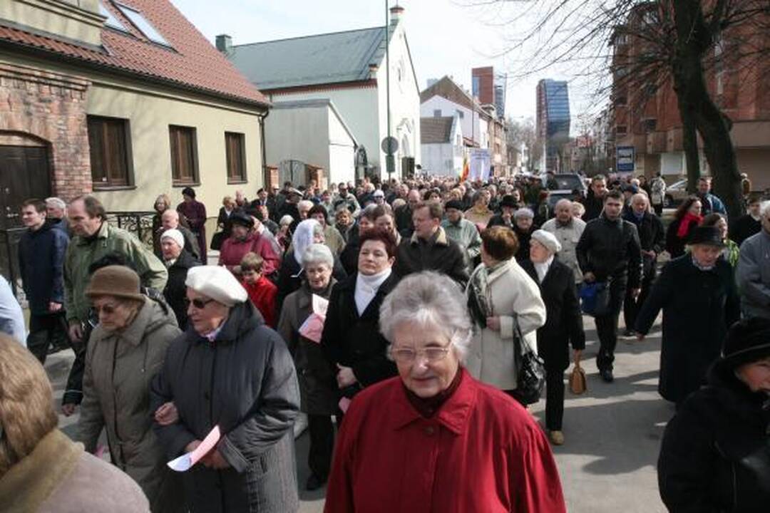 Kristaus kryžiaus kelią ėjo šimtai klaipėdiečių