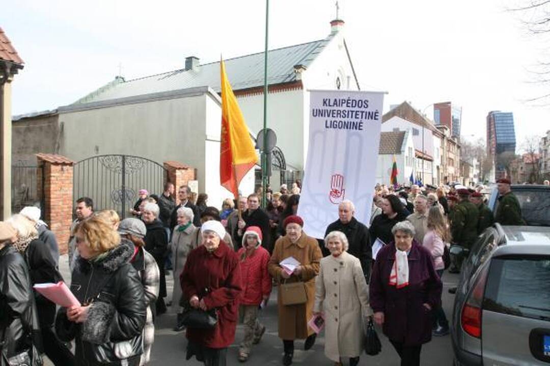 Kristaus kryžiaus kelią ėjo šimtai klaipėdiečių