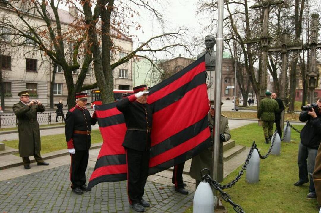 Kariuomenės dienos proga Kaune aidėjo salvės