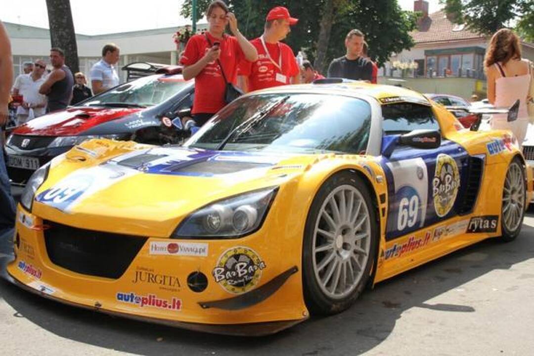 „Battery super sprint“ – „Omnitel 1000 km lenktynių“ uvertiūra
