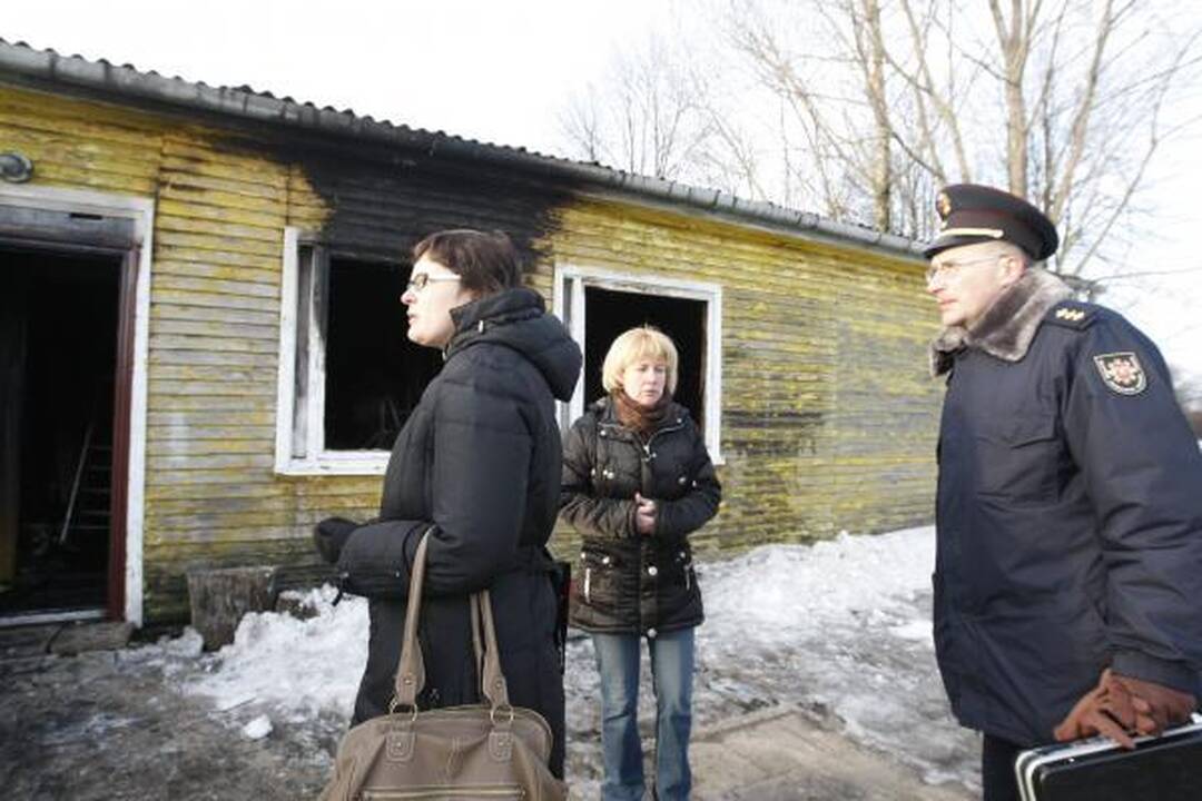 Gyvūnų prieglaudoje "5 pėdutės" įtariamas padegimas 
