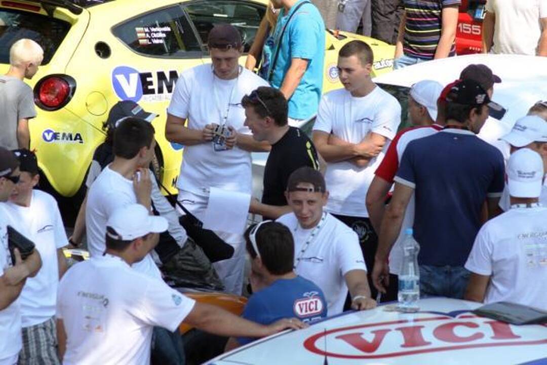„Battery super sprint“ – „Omnitel 1000 km lenktynių“ uvertiūra