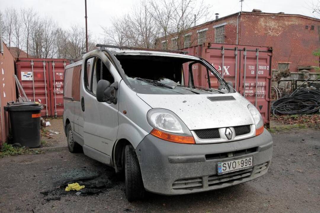 Klaipėdoje nepataisomai sudegė  mikroautobusas