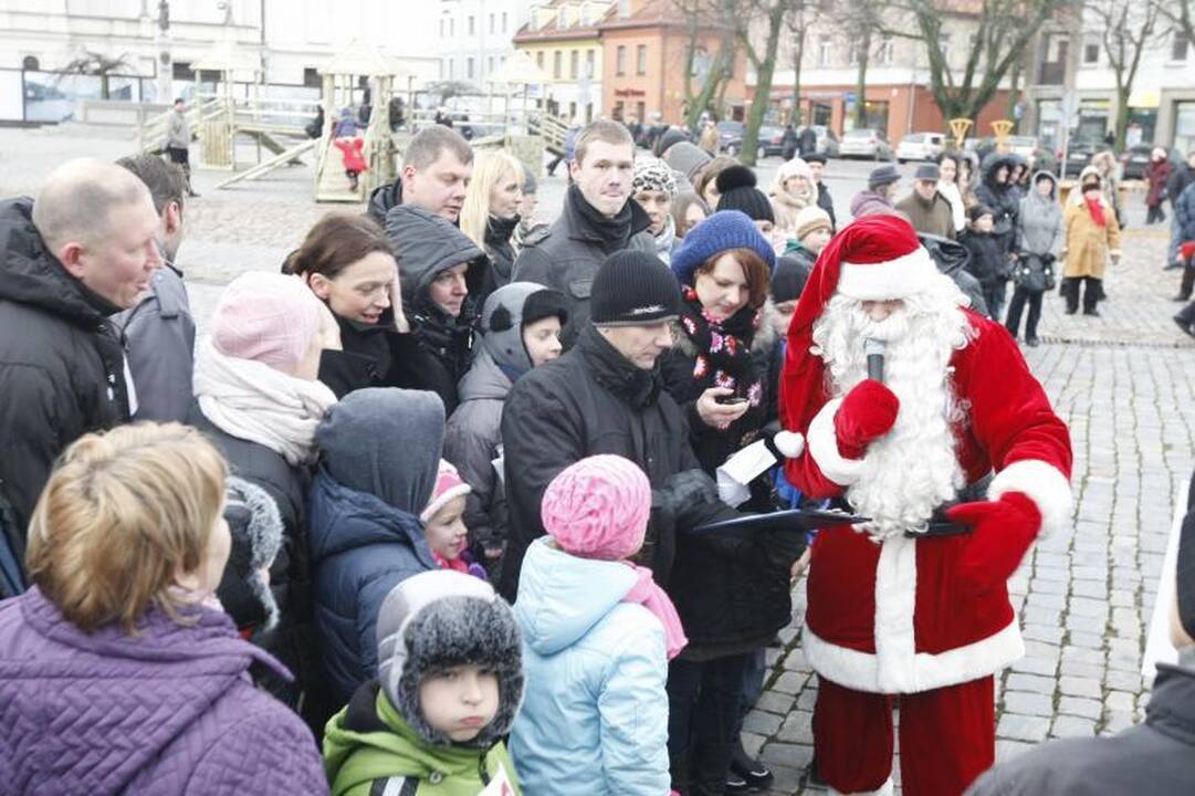 Klaipėdiečiai su Kalėdų seneliu atsisveikino iki kitų metų 