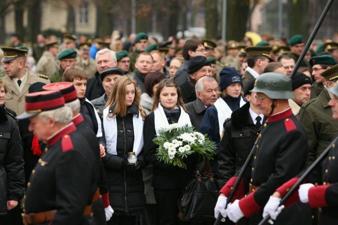 Kariuomenės dienos proga Kaune aidėjo salvės