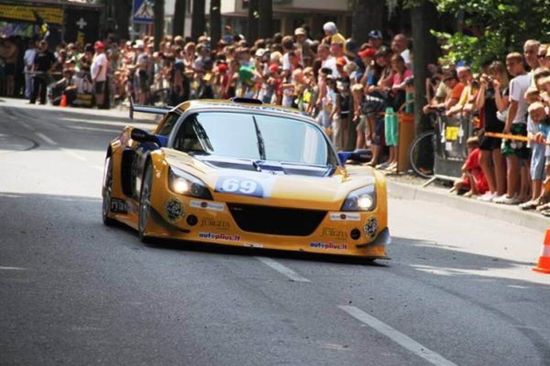 „Battery super sprint“ – „Omnitel 1000 km lenktynių“ uvertiūra
