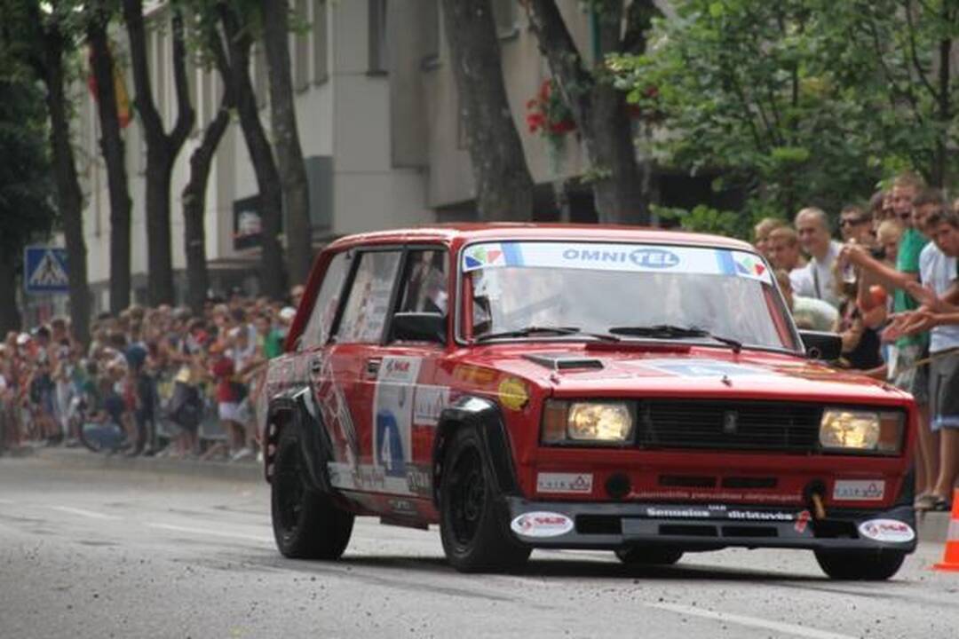 „Battery super sprint“ – „Omnitel 1000 km lenktynių“ uvertiūra