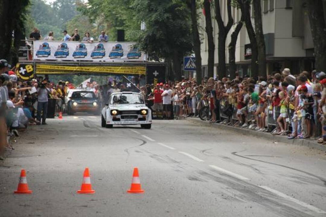 „Battery super sprint“ – „Omnitel 1000 km lenktynių“ uvertiūra