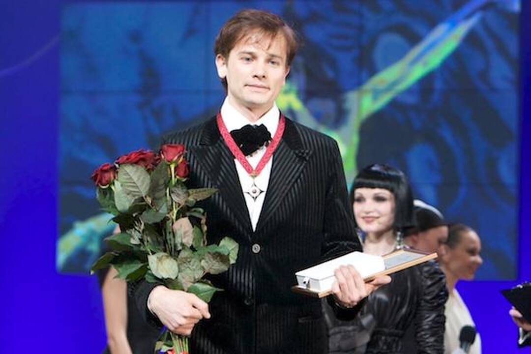 Teatro žmonėms - „Auksiniai scenos kryžiai“