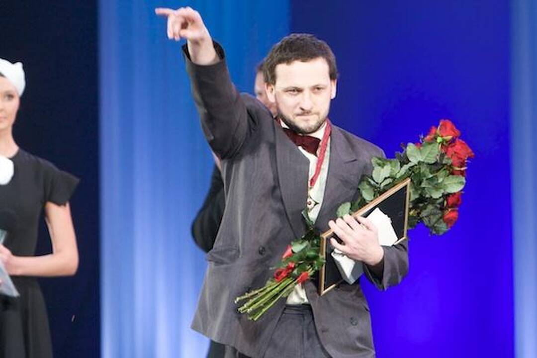 Teatro žmonėms - „Auksiniai scenos kryžiai“