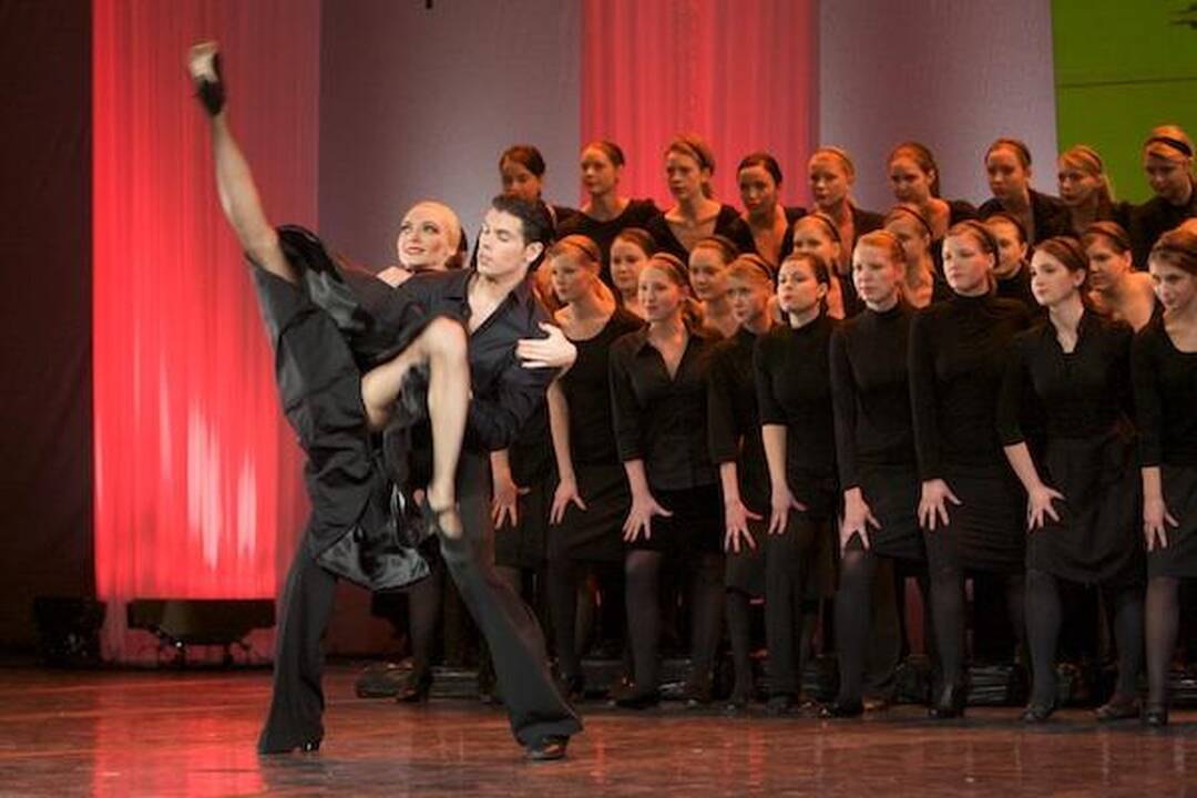 Teatro žmonėms - „Auksiniai scenos kryžiai“