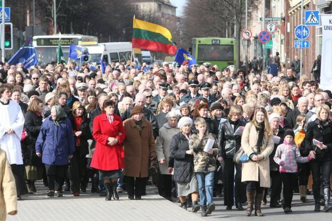 Kristaus kryžiaus kelią ėjo šimtai klaipėdiečių