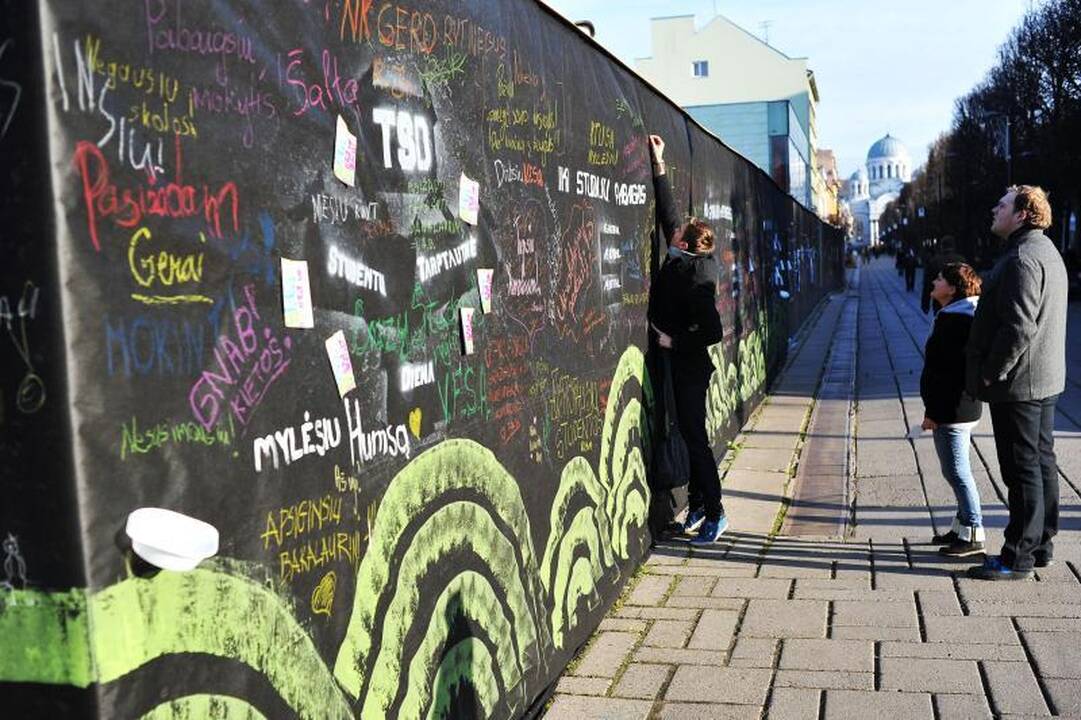 Kaune studentai už simbolinę kainą pirko diplomus