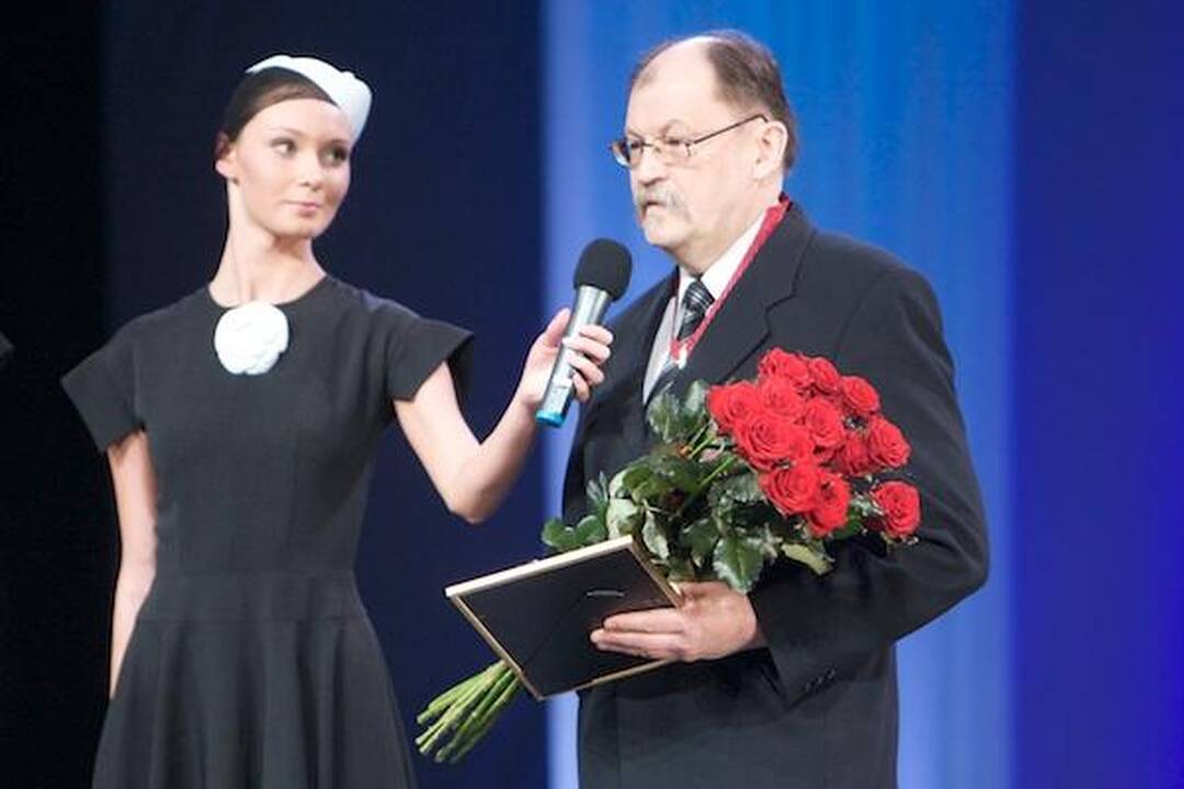Teatro žmonėms - „Auksiniai scenos kryžiai“