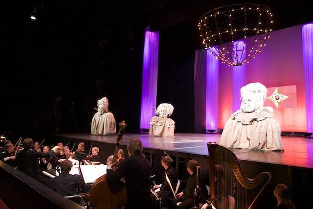 Teatro žmonėms - „Auksiniai scenos kryžiai“