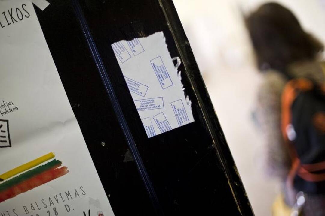 Kauniečiai balsuoti pradėjo anksti, bet vangiai