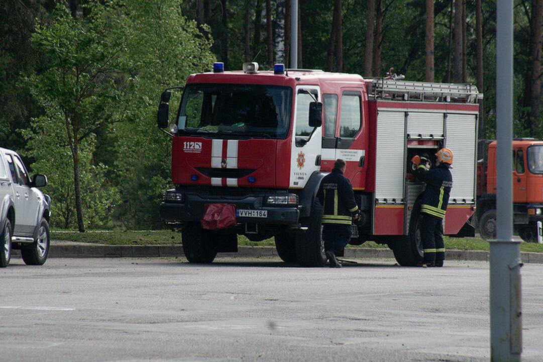 Išminuotojai ir gelbėtojai išardė furgone sumūrytą sarkofagą (papildyta)