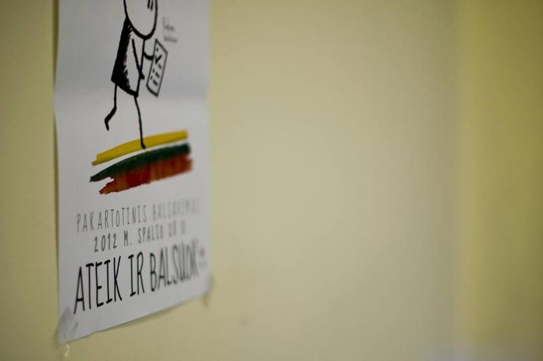 Kauniečiai balsuoti pradėjo anksti, bet vangiai