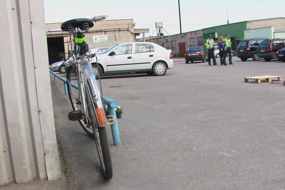 Gargžduose kliudyta automobilio mirė dviratininkė