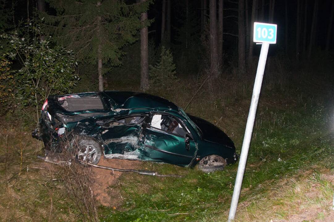 Per avariją trūko automobilio „Opel“ saugos diržai