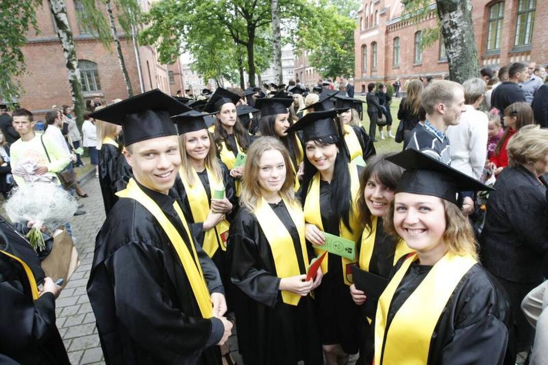 Klaipėdos universitetą papuošė nauja skulptūra