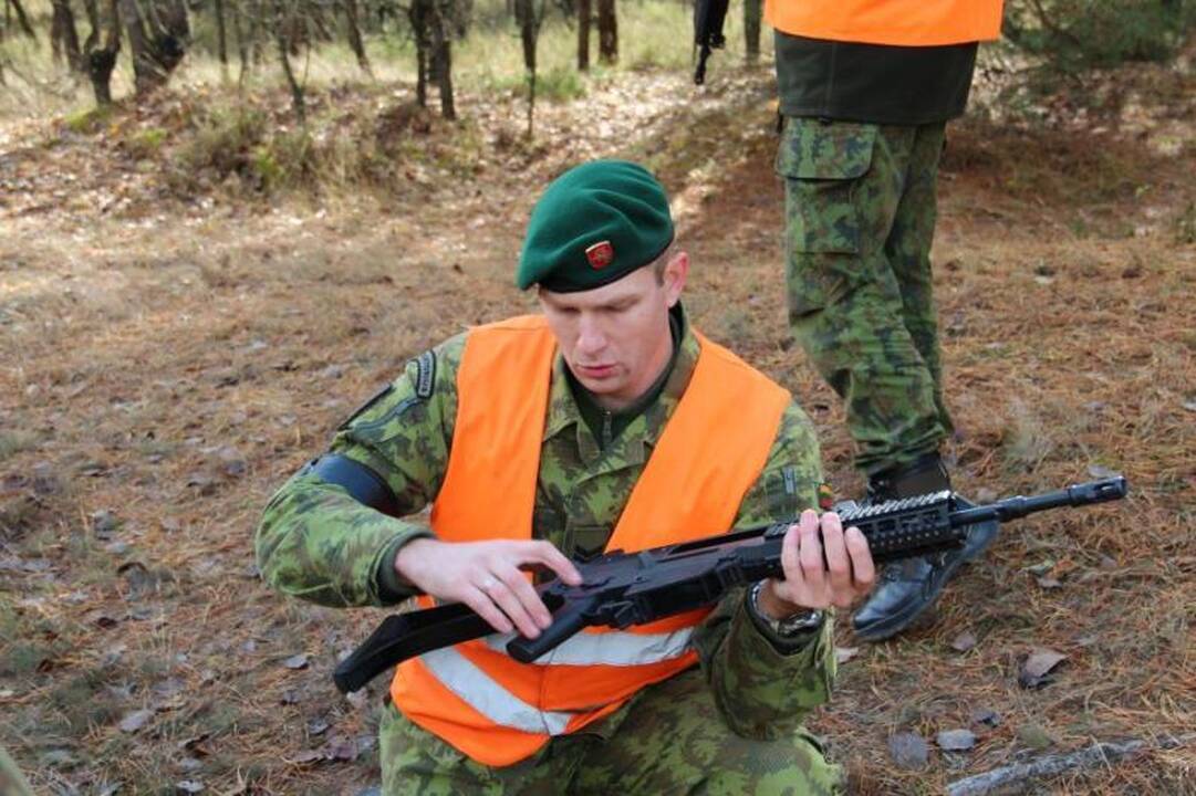 Karo įkaito kailyje pasijutusio žurnalisto įspūdžiai: sustingdė baimė