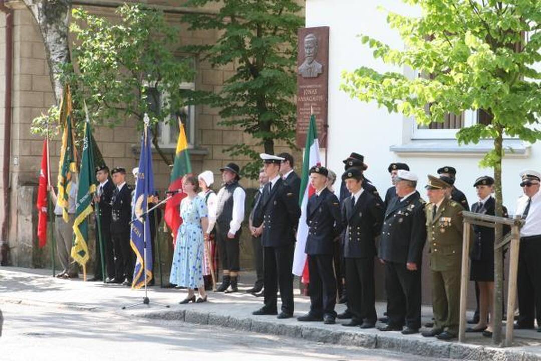 Atidengė atminimo lentą