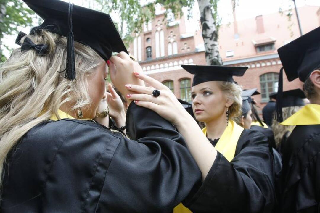 Klaipėdos universitetą papuošė nauja skulptūra