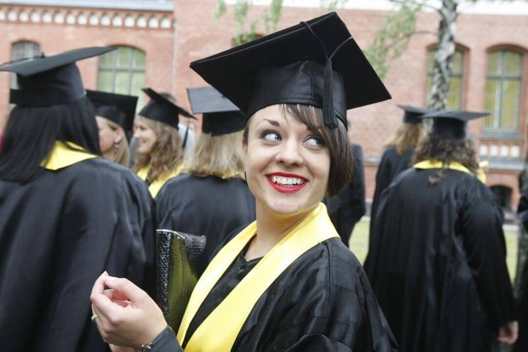 Klaipėdos universitetą papuošė nauja skulptūra