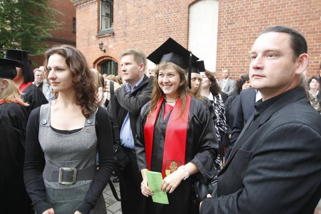 Klaipėdos universitetą papuošė nauja skulptūra