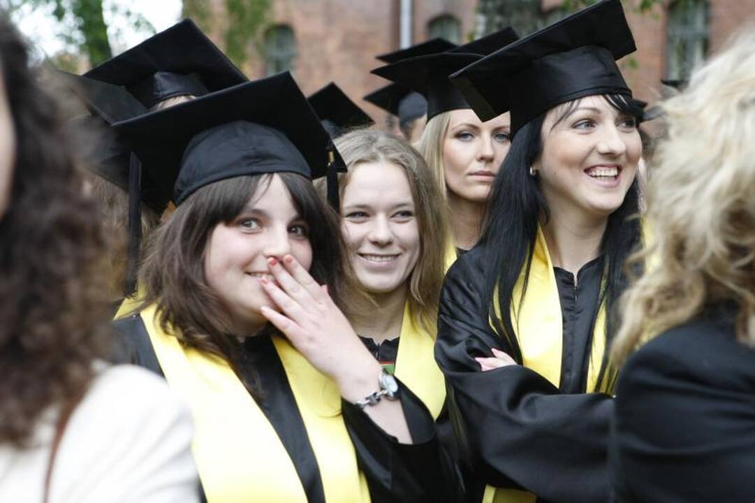 Klaipėdos universitetą papuošė nauja skulptūra