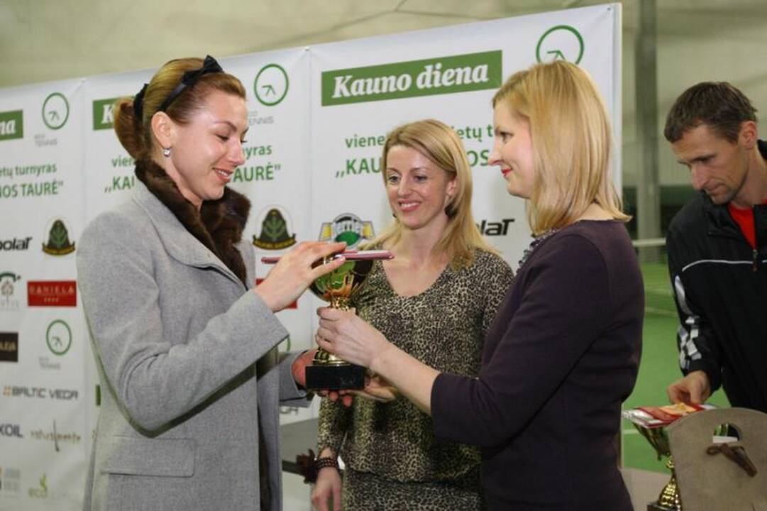 „Kauno dienos“ teniso turnyro didžioji taurė iškeliavo į sostinę