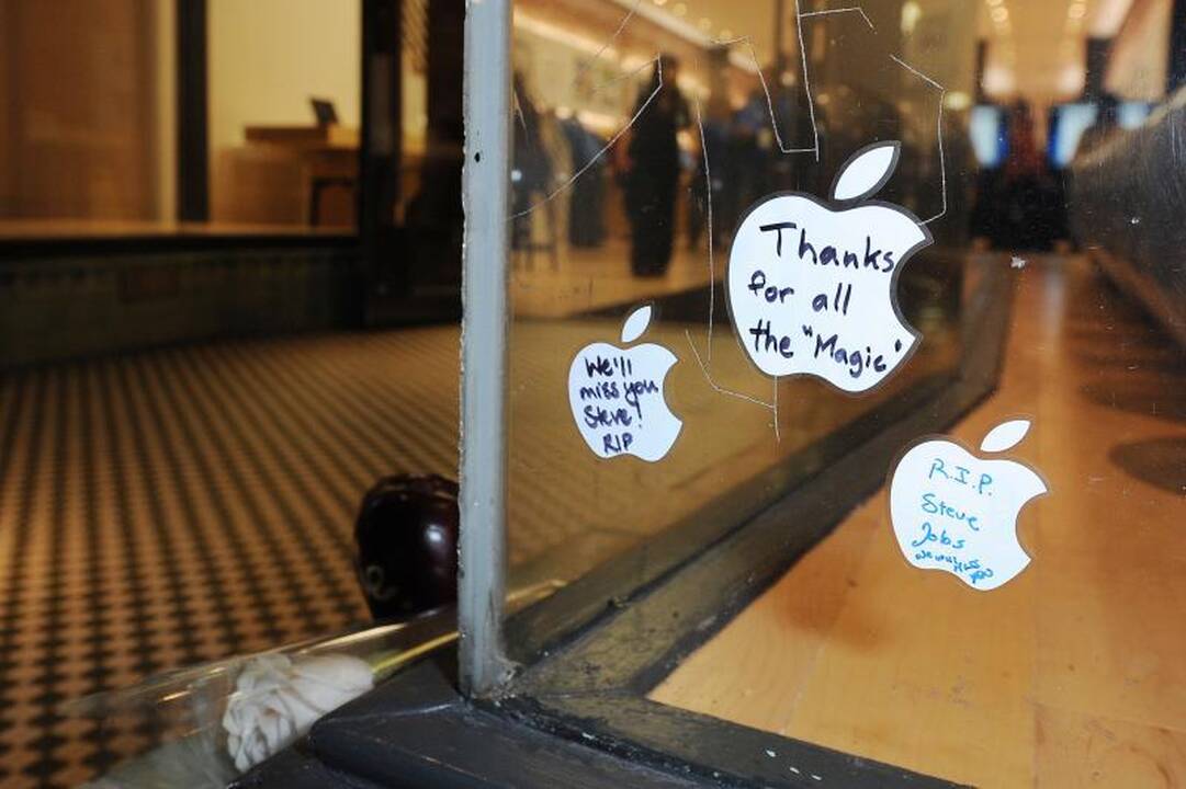 „Apple“ įkūrėjas Steve'as Jobsas mirė nuo vėžio