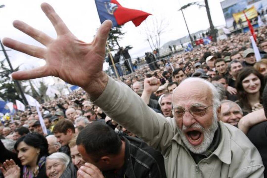 Gruzijoje vyksta masiniai protestai (papildyta)