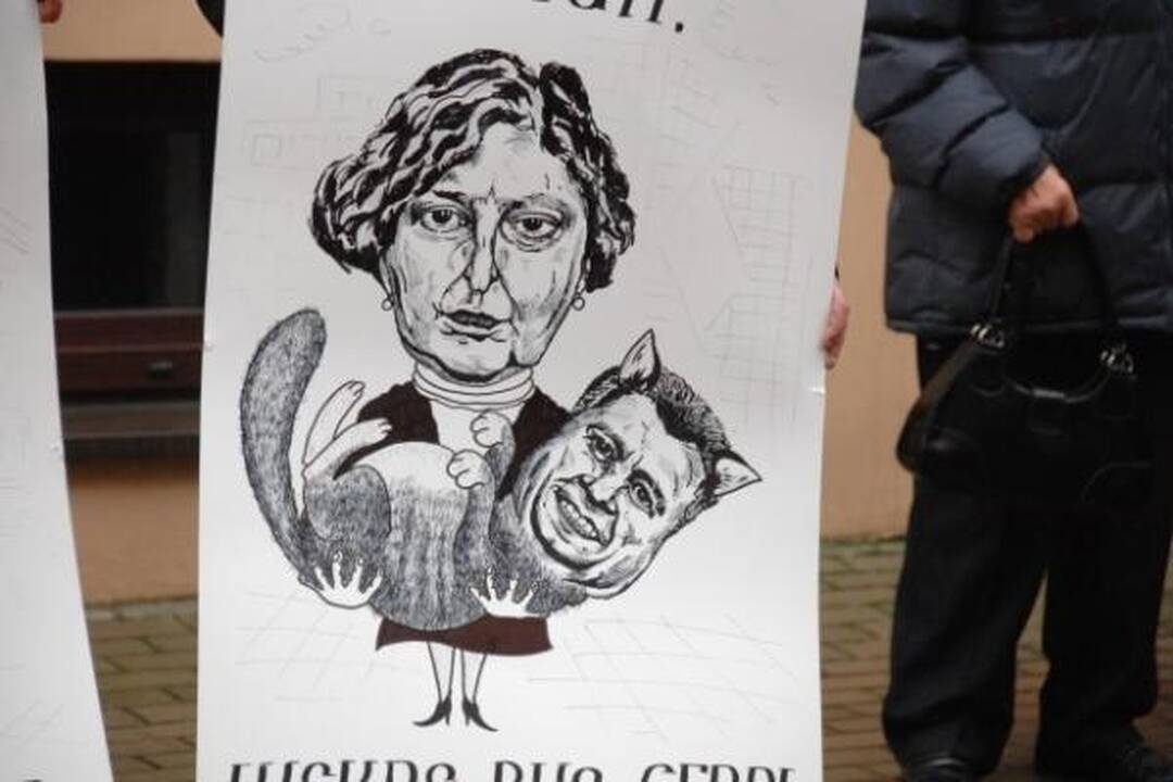 Šiukšlių deginimas: piketuotojai reikalavo politikų atstatydinimo 