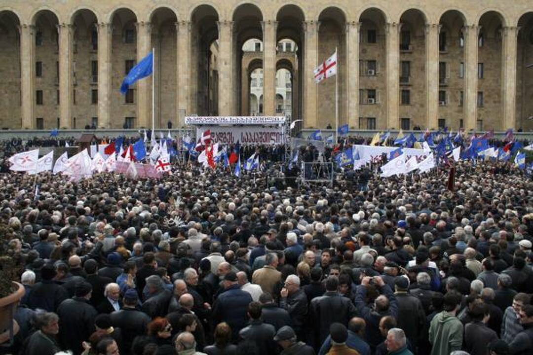 Gruzijoje vyksta masiniai protestai (papildyta)