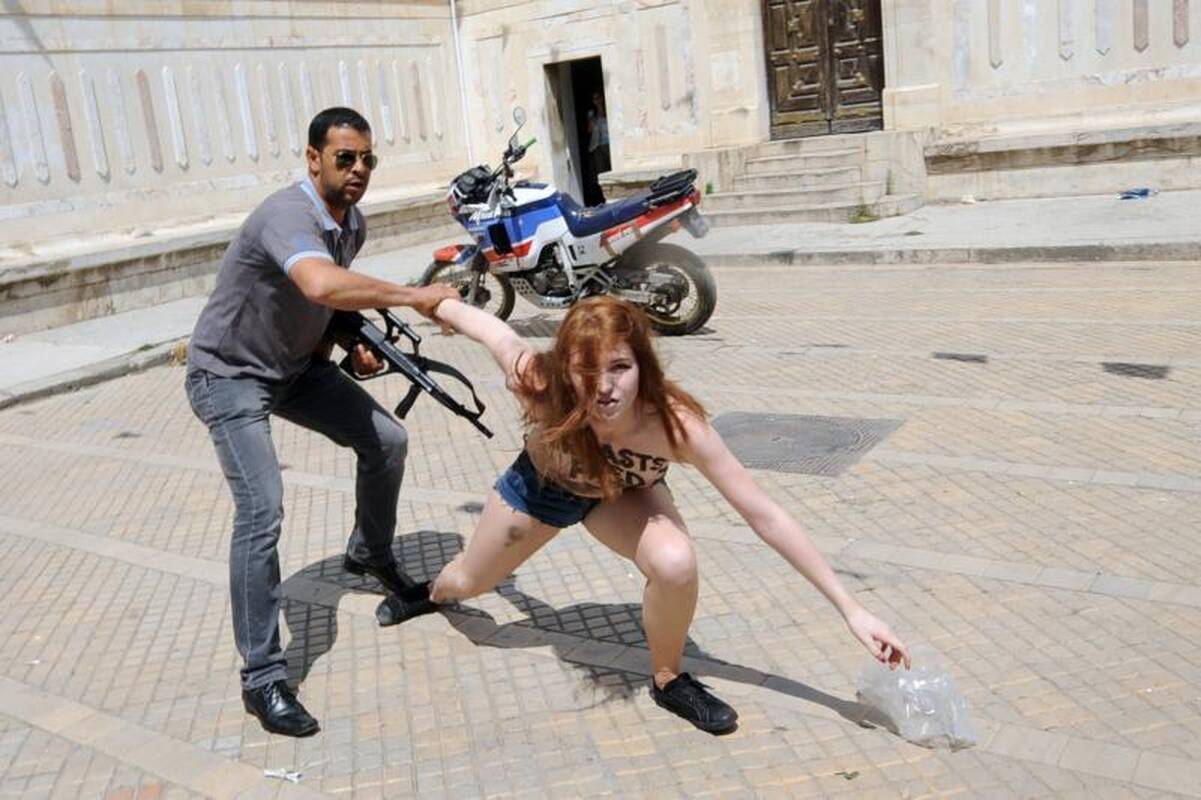 Prie Tuniso teismo rūmų surengtas protestas prieš „Femen“