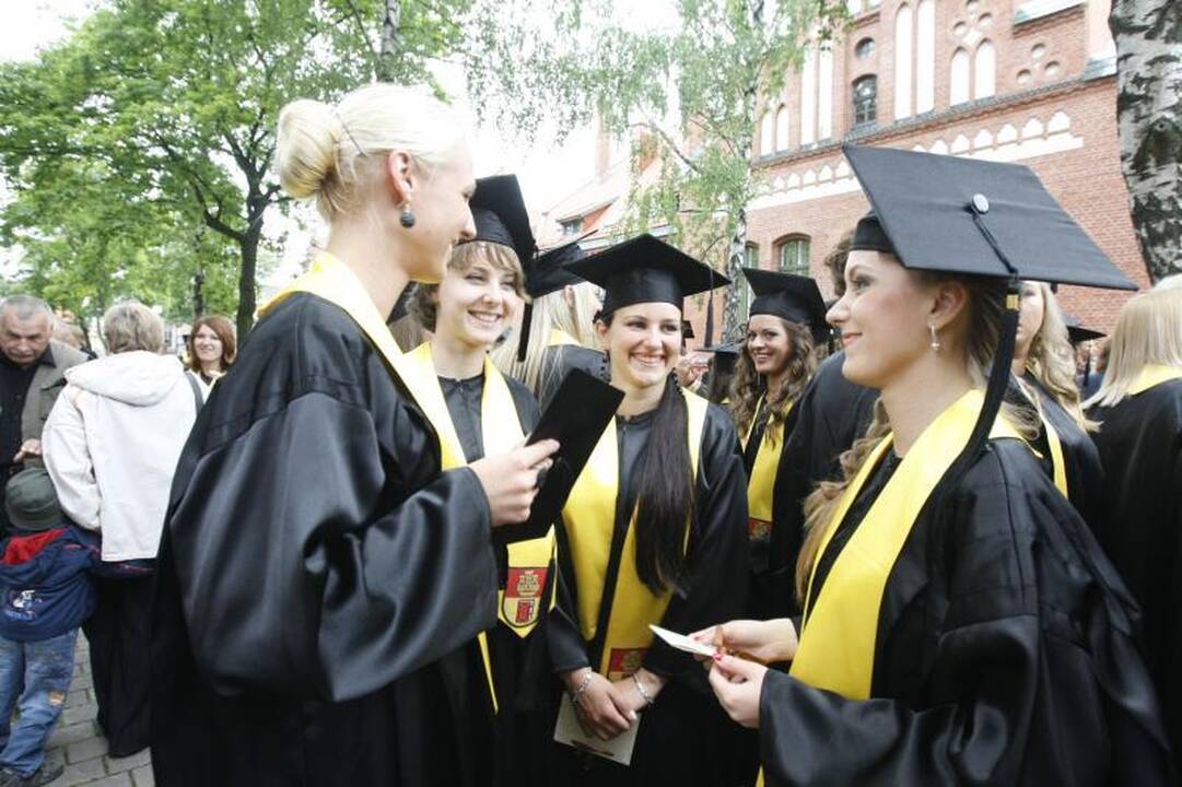 Klaipėdos universitetą papuošė nauja skulptūra