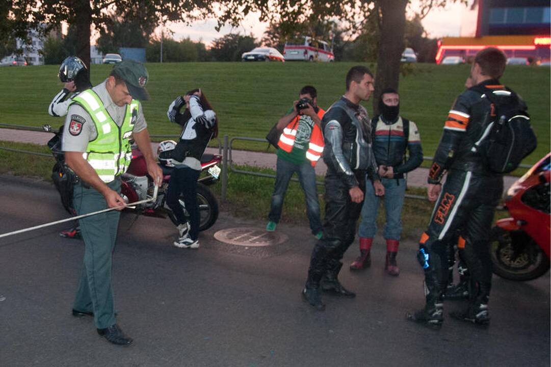 Vilniuje parblokštas kolonoje važiavęs motociklininkas