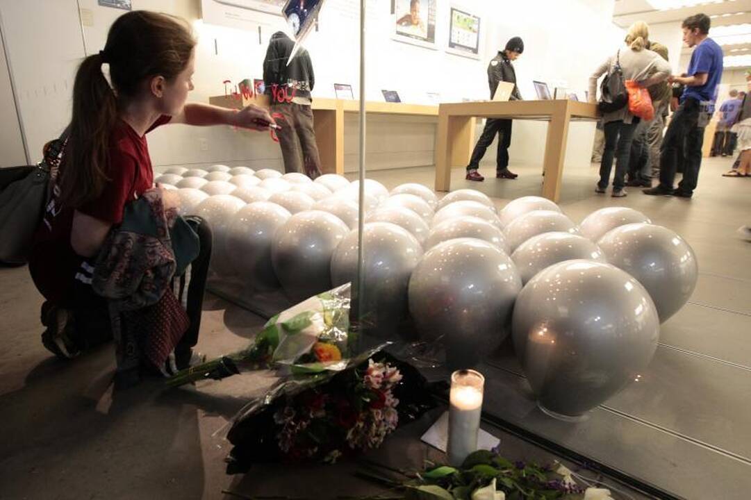 „Apple“ įkūrėjas Steve'as Jobsas mirė nuo vėžio