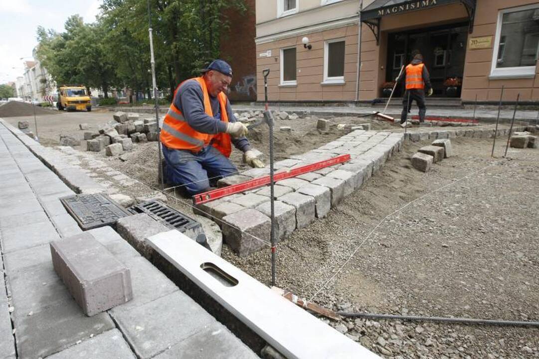 Pradėtas kloti J.Janonio gatvės grindinys