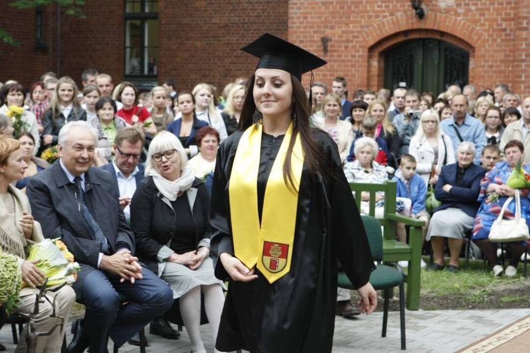 Klaipėdos universitetą papuošė nauja skulptūra