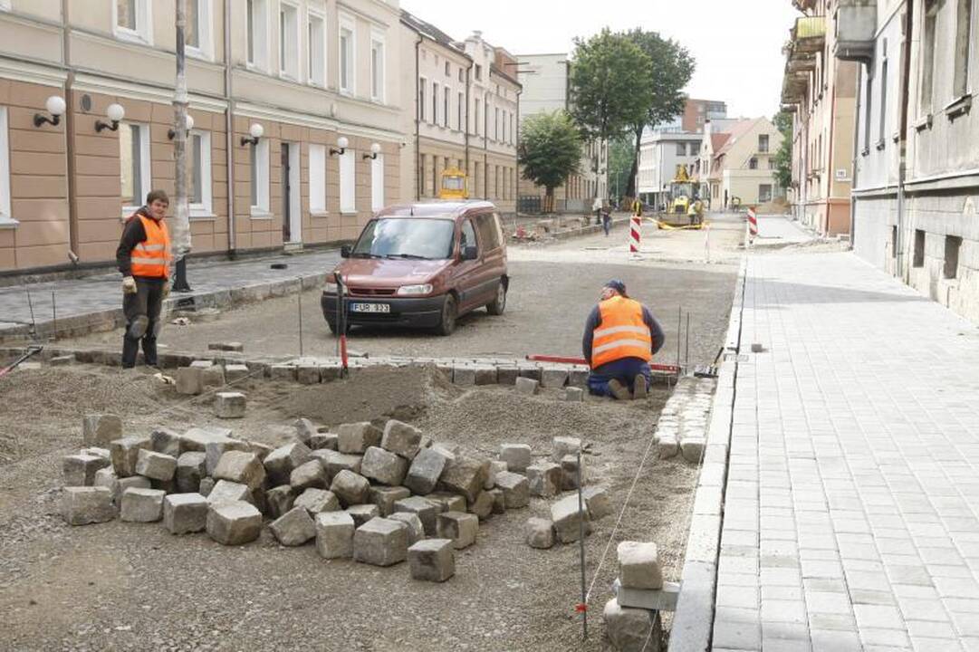 Pradėtas kloti J.Janonio gatvės grindinys