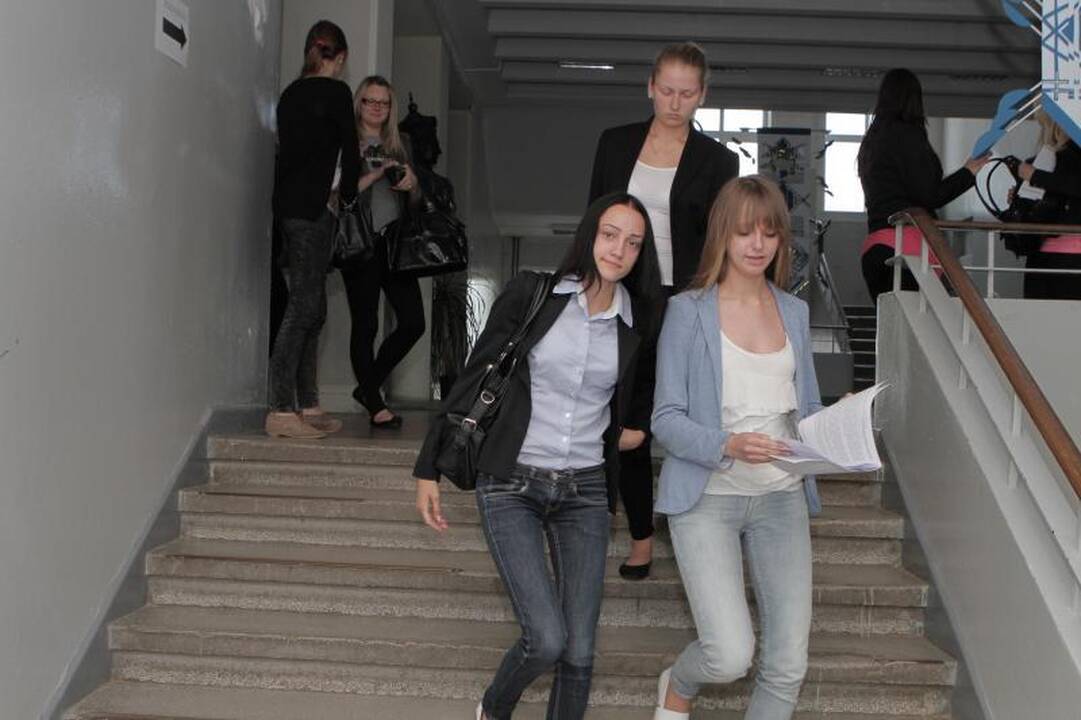 Istorijos egzaminą Klaipėdoje laikė per 900 abiturientų 
