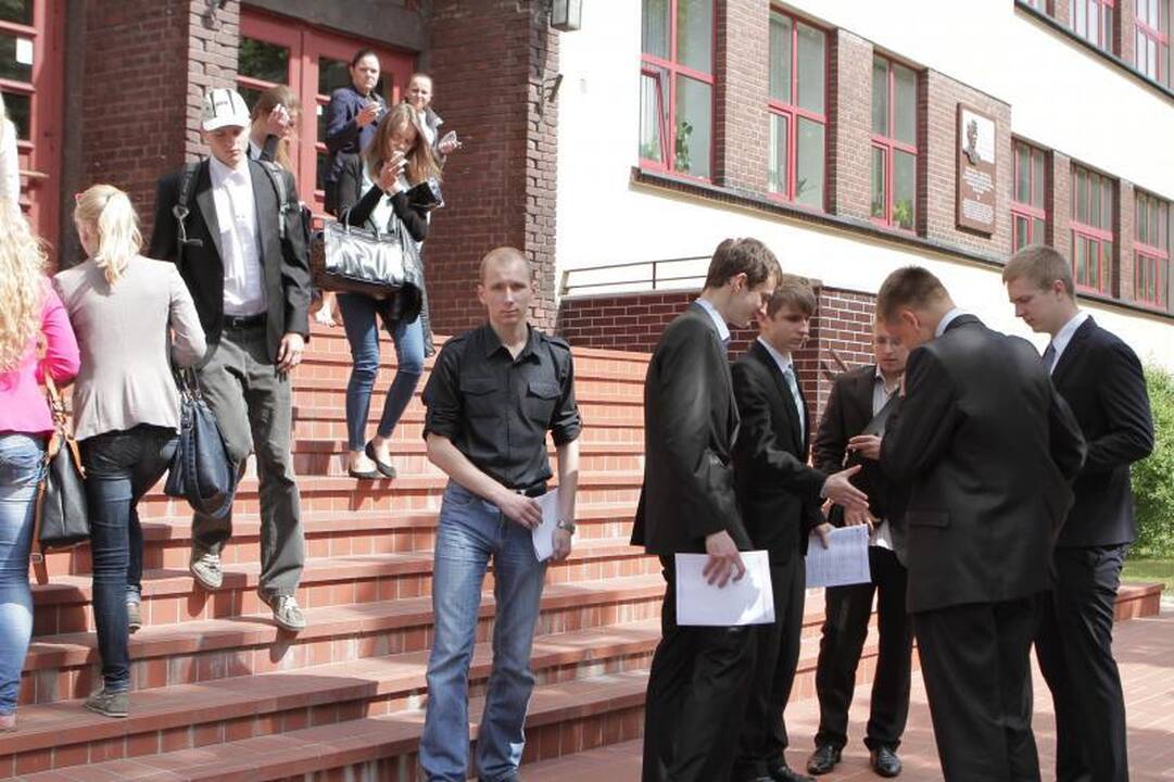 Istorijos egzaminą Klaipėdoje laikė per 900 abiturientų 