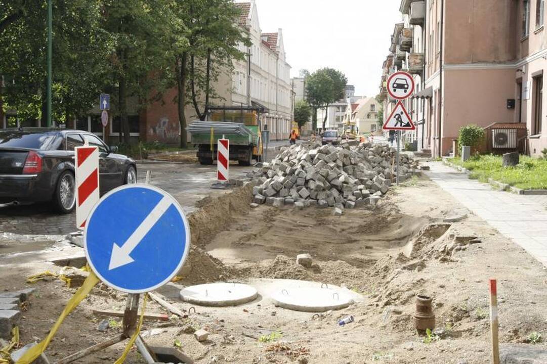 Pradėtas kloti J.Janonio gatvės grindinys