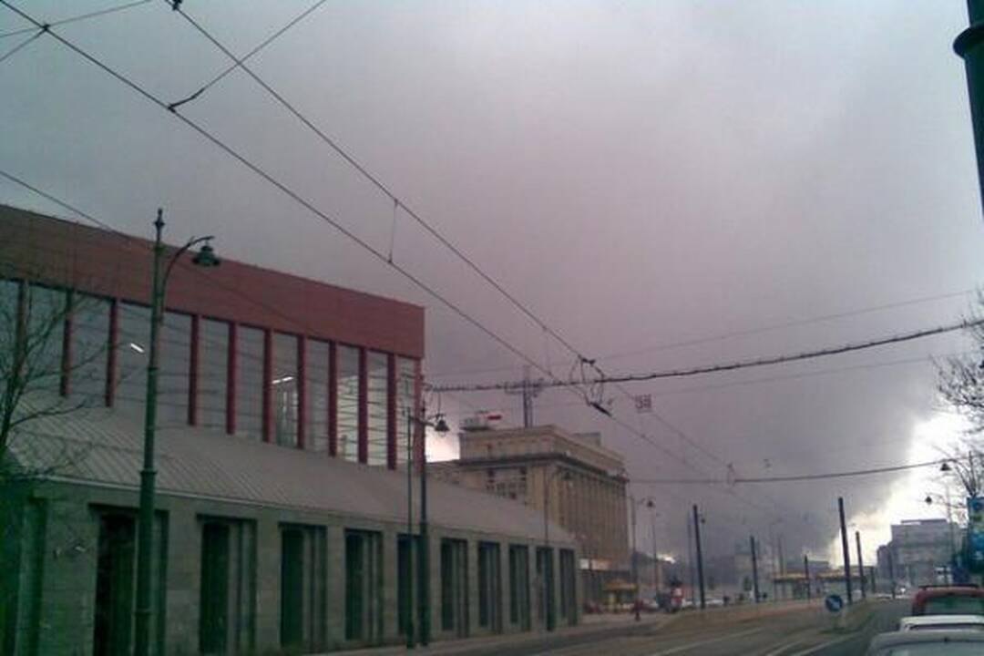 Lenkijoje liepsnoja vaistų fabrikas