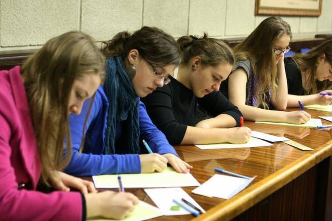 Nacionalinis diktantas sudomino moksleivius