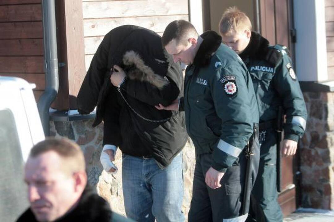 Girtas avariją sukėlęs policininkas suimtas 15 parų (papildyta)