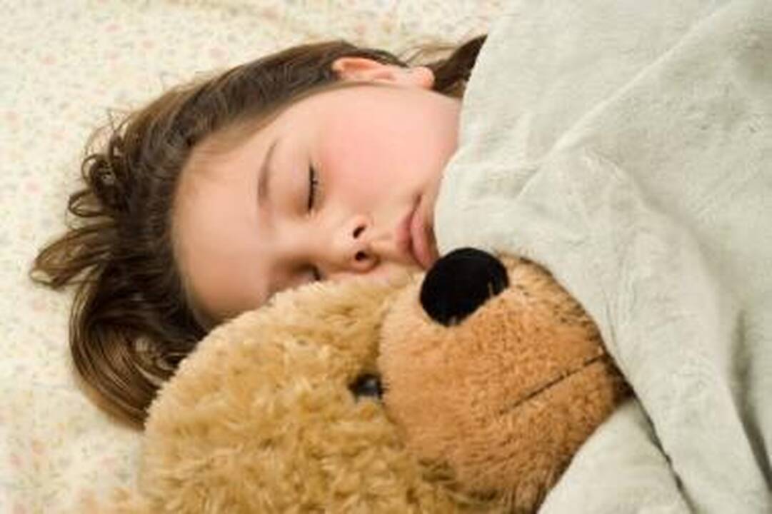 Kas trečias suaugusysis miega su pliušiniu meškučiu